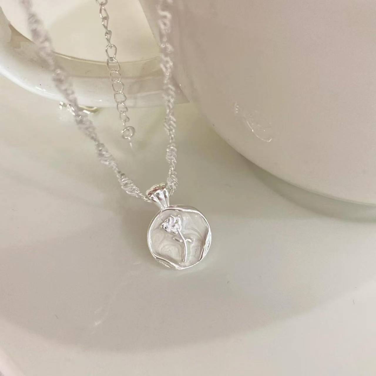 925 silver rose pendant necklace female clavicle chain temperament light luxury simple high-end ins niche design versatile