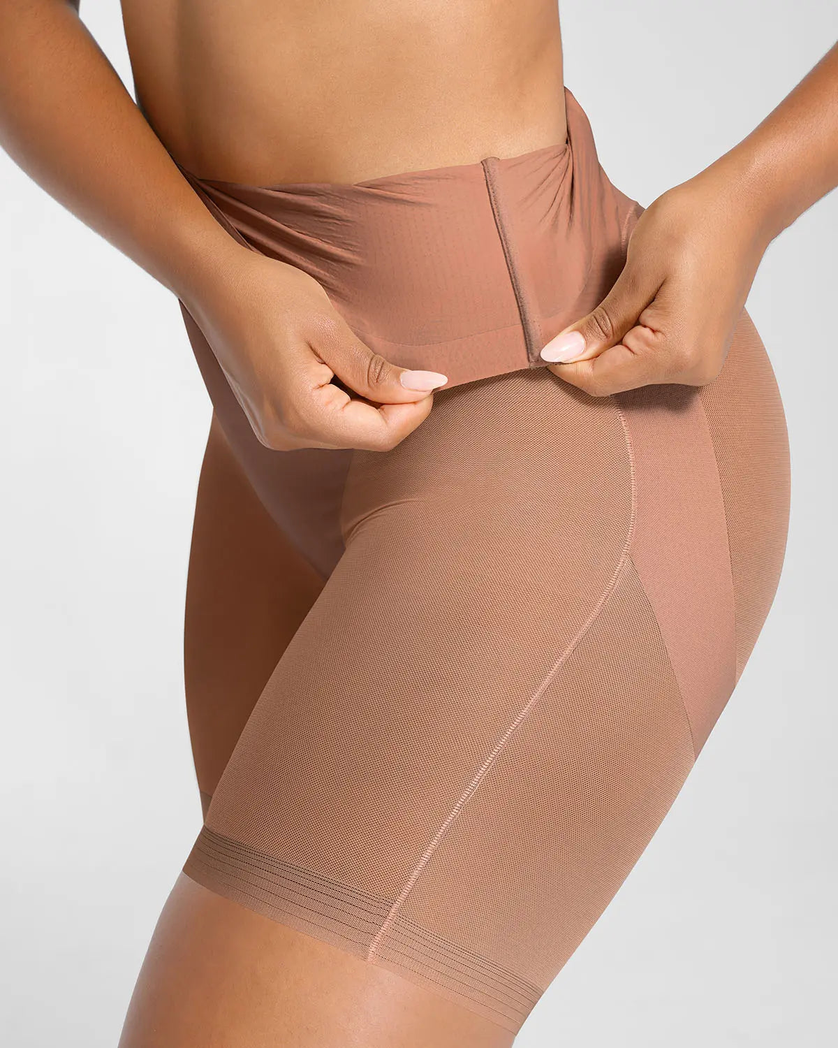 MeshSmooth High-Waisted Mid Thigh Short