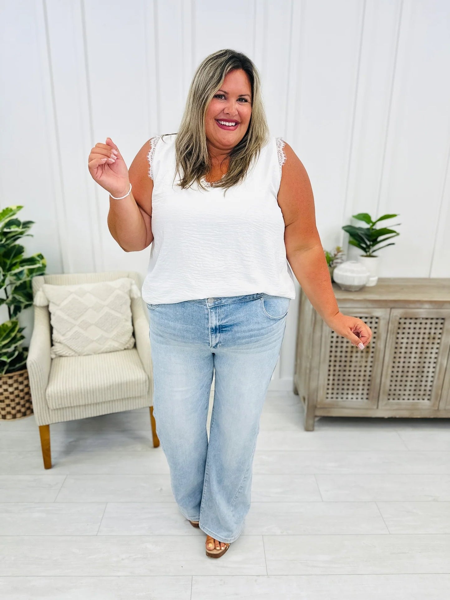 🏆Vintage Wash Plus-Size Jeans -Stretchy, Straight Leg & Butt-Lifting Fit